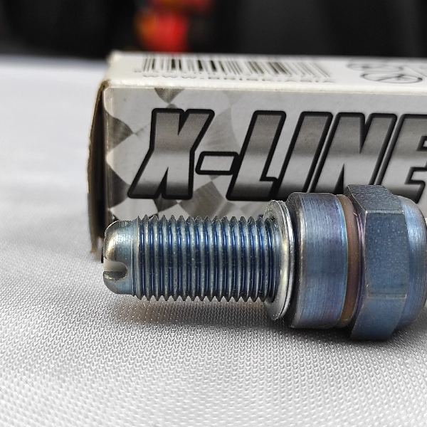 BRISK Busi AOR12-X8 X-Line Racing