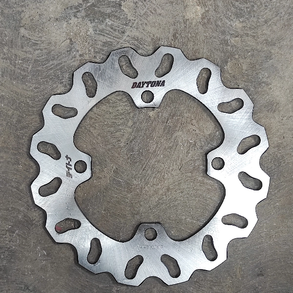 DAYTONA Pircak PCX 150 Depan 4930