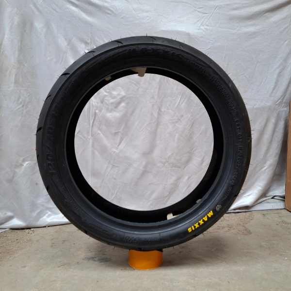 MAXXIS VICTRA S98 120/70-14 (TL)