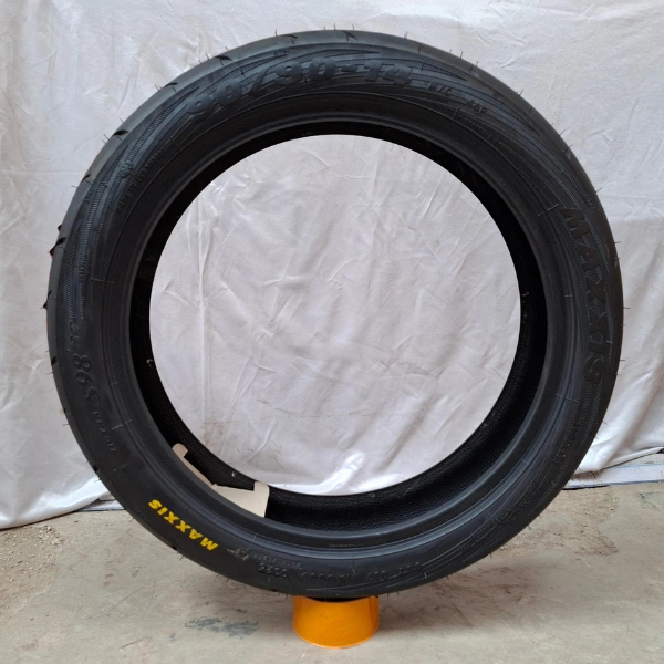 MAXXIS VICTRA S98 90/90-14 (TL)