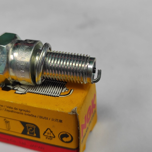 NGK Busi CR8E